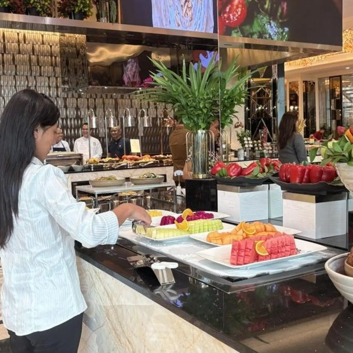 Menikmati Ragam Kuliner Nusantara hingga Internasional di The Trans Luxury Hotel Surabaya