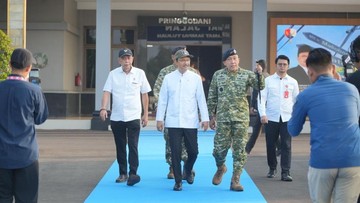 Perkuat Karakter Generasi Muda, Ribuan Taruna TNI-Polri Diterjunkan ke Sekolah Rakyat