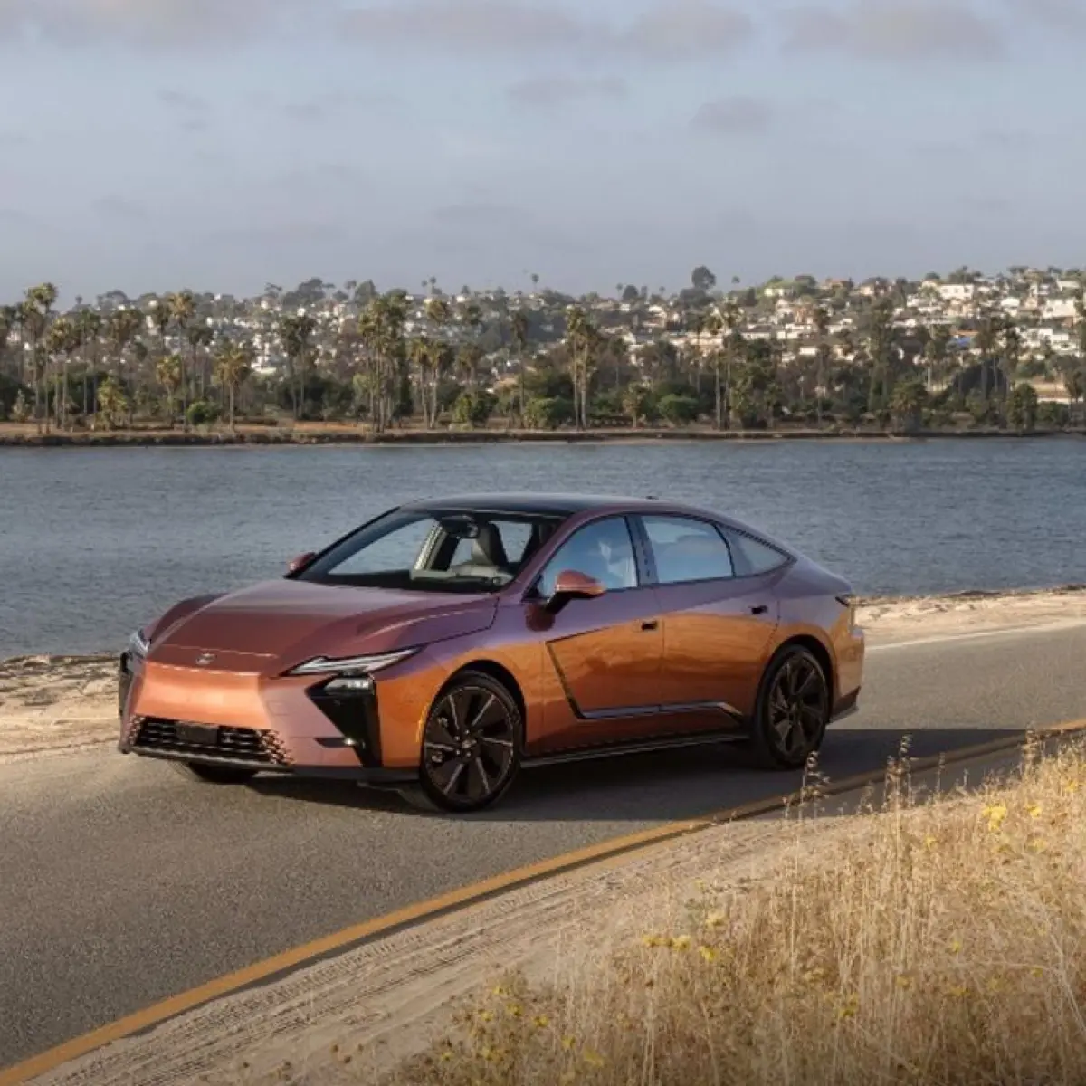Menilik Kecanggihan The All-New Lexus ES: Sedan Mewah dengan Opsi Elektrifikasi Lengkap