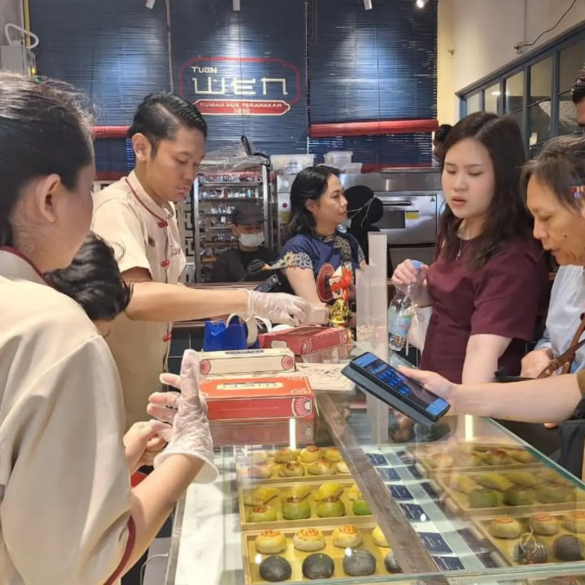 Menelusuri Jejak Kuliner Peranakan di Toko Modern Terbaru Kawasan Petak Enam Glodok