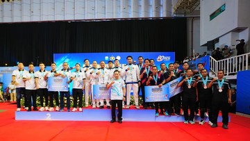 Menjaring Talenta Muda, Kapolri Resmi Akhiri Gelaran Turnamen Bulu Tangkis Kapolri Cup 2026