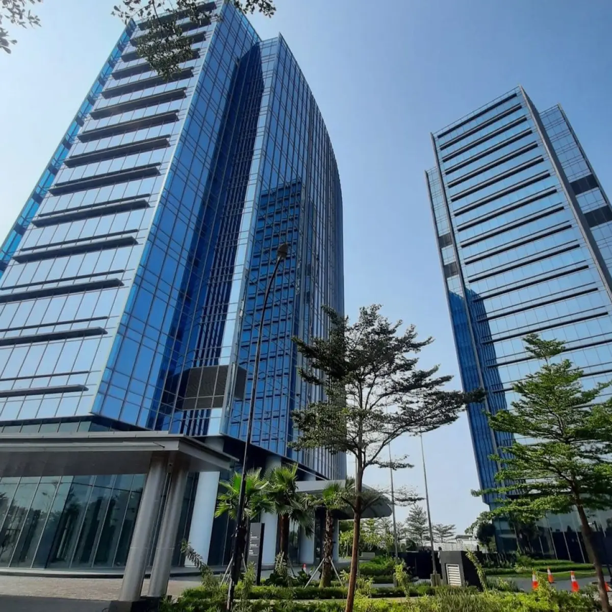 Menakar Peluang Investasi di Balik Penurunan Harga Saham Mitratel