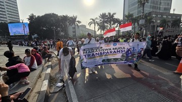 Aksi Peduli Lingkungan Mahasiswa di CFD Bundaran HI: Ajak Masyarakat Pilah Sampah dari Rumah