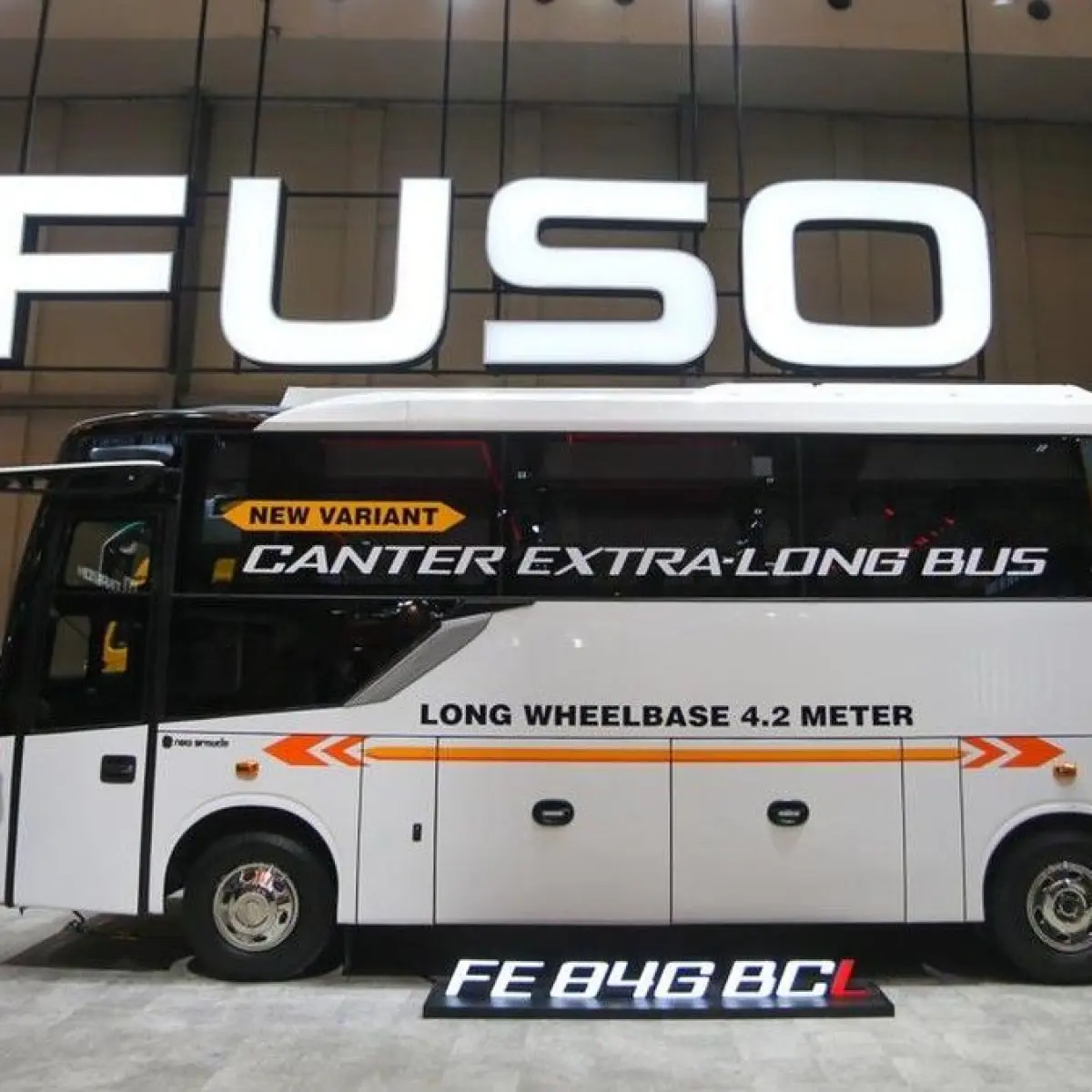 Solusi Transportasi Massal, Mitsubishi Fuso Hadirkan Canter Extra Long Bus di GIIAS 2026