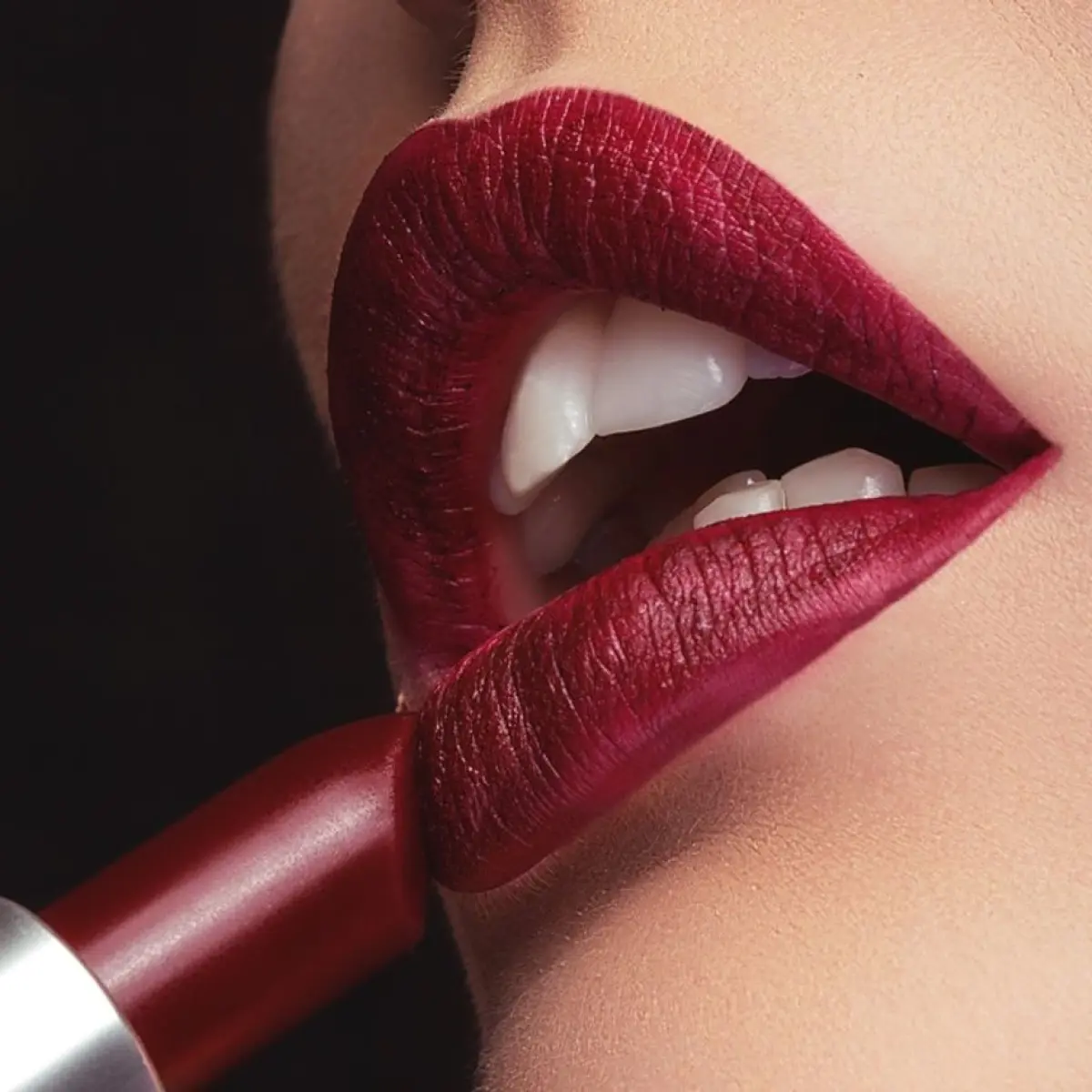 Rahasia Tampil Memukau: Pilihan Warna Lipstik Terbaik untuk Pemilik Kulit Sawo Matang