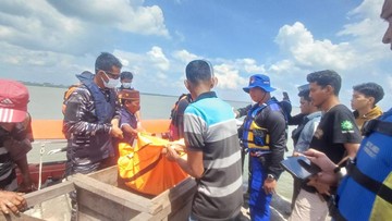 Tragedi Laut Meranti: Kapal Pompong Tenggelam, Dua Pekerja Sagu Tewas