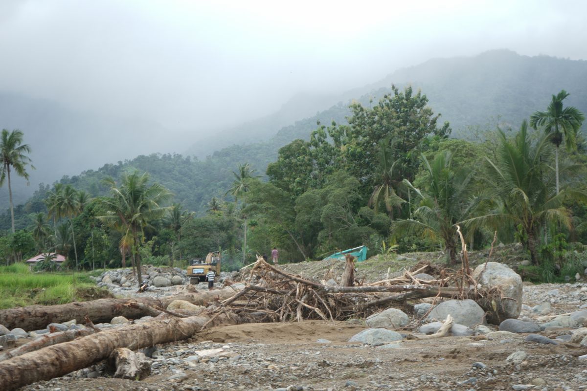 Ancaman Banjir Kuranji Padang: Warga Terjepit antara Normalisasi Sungai dan Tawaran Relokasi
