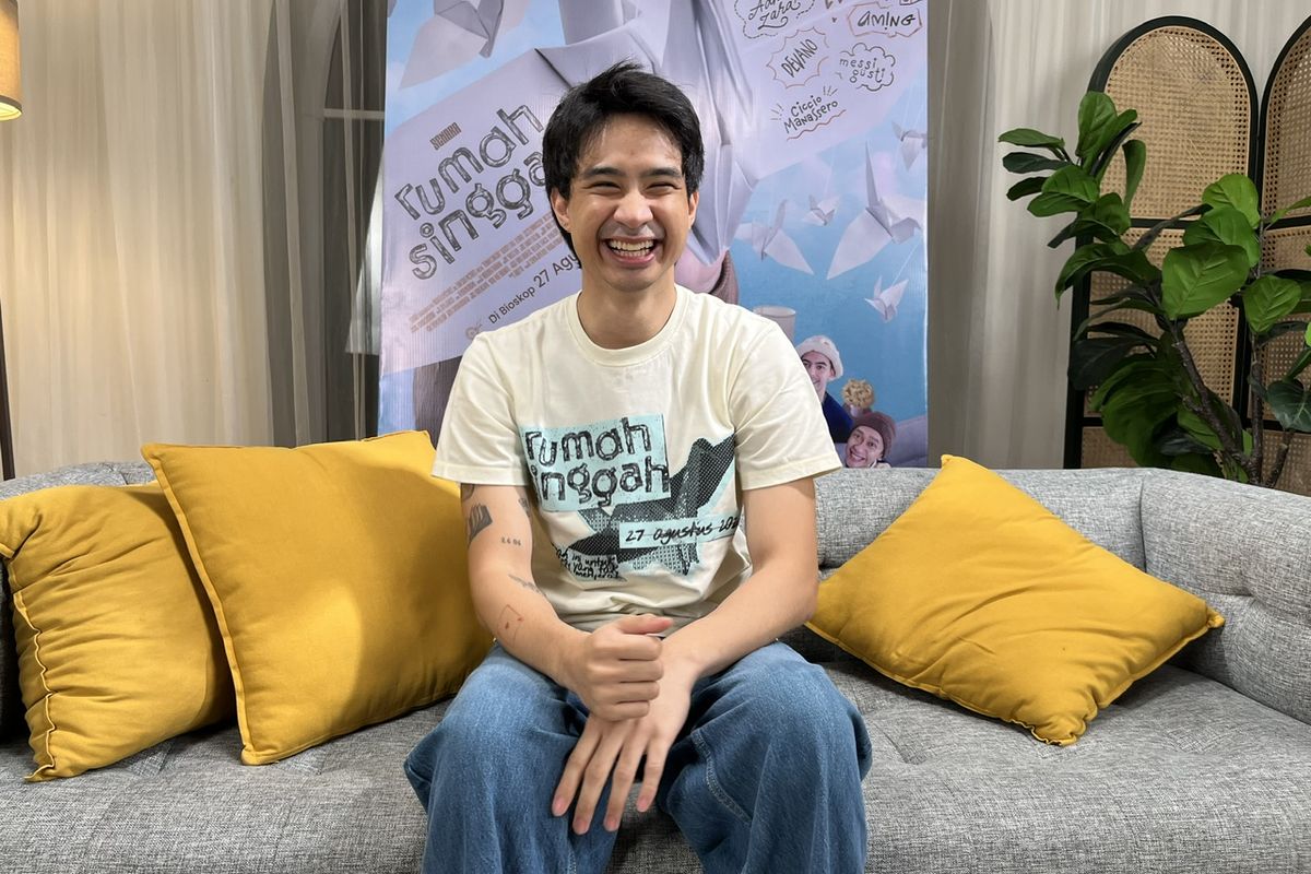 Devano Senandungkan Makna Mendalam di Balik Perannya dalam Film "Rumah Singgah"