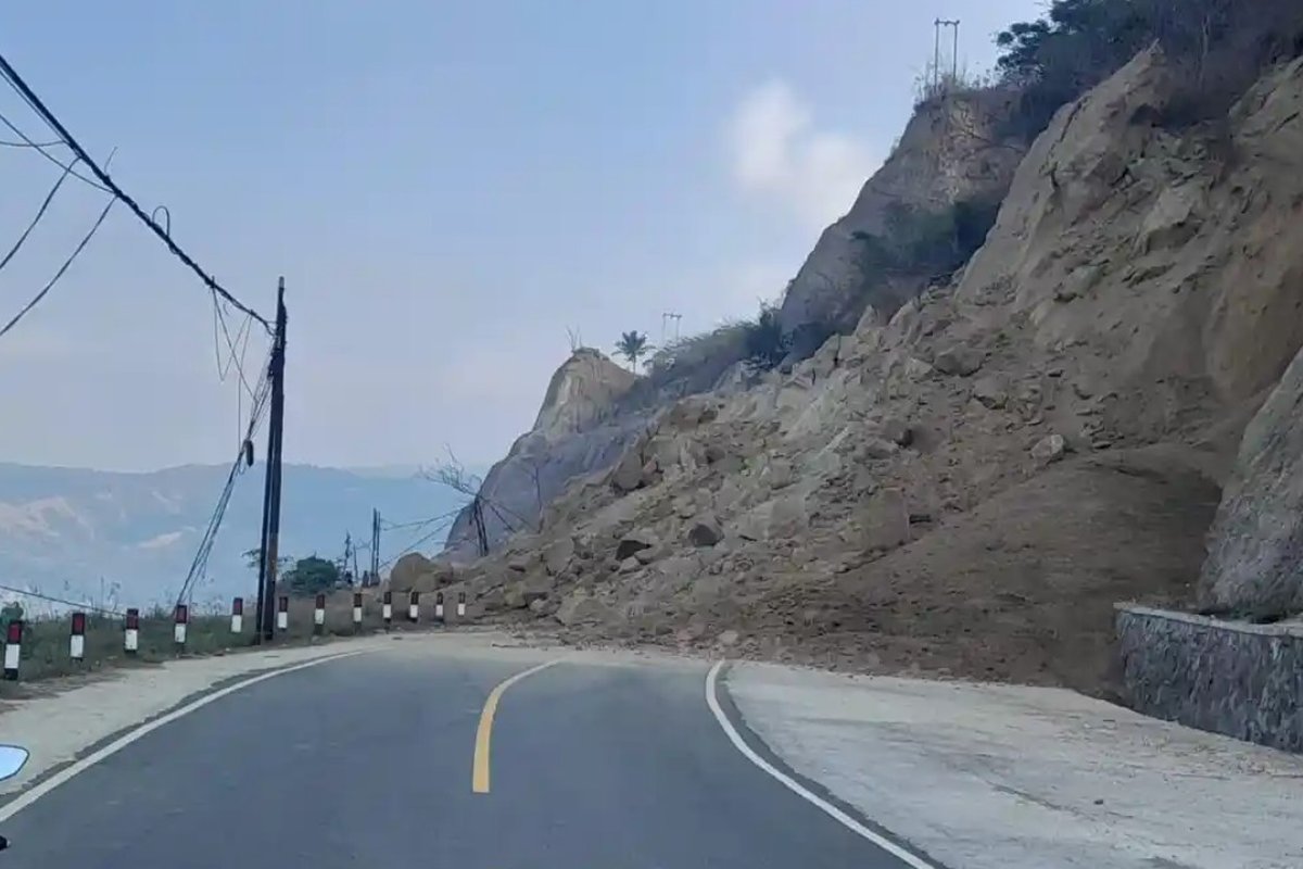 Gempa Dahsyat 7,7 SR Guncang Flores, Lima Warga Meninggal Dunia