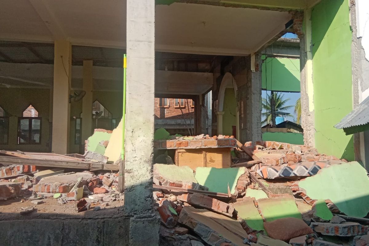 Gempa M 7,7 Guncang Flores: Ratusan Jiwa Melayang, Ribuan Mengungsi, Infrastruktur Vital Terancam