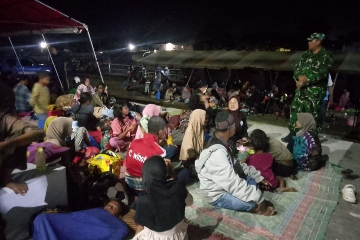 Trauma Gempa Ende: Warga Pilih Tidur di Luar Rumah Pasca Guncangan M7,7