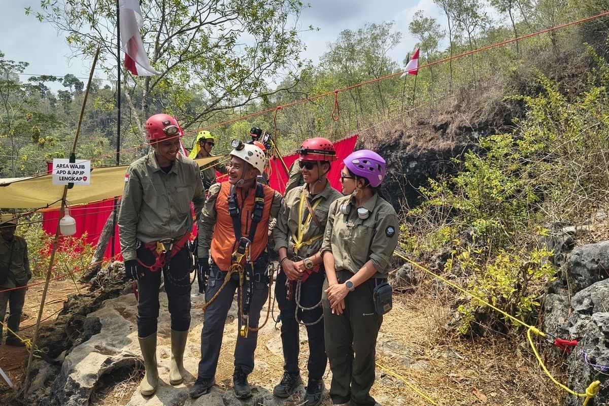 Upacara HUT RI ke-81 di Pacitan: Bupati Pimpin Langsung dari Keindahan Alam Goa Luweng Ombo