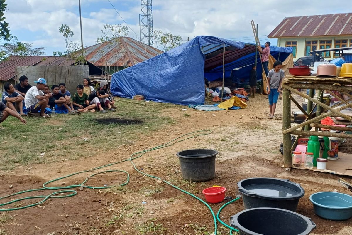 Kemanusiaan di Ujung Tanduk: Pengungsi Gempa NTT Butuh Uluran Tangan Mendesak