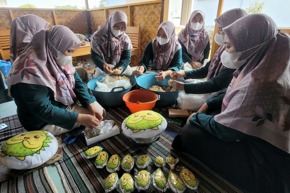 Inovasi Warga Banyumas: Limbah Kulit Durian Jadi Sumber Penghasilan Berkelanjutan
