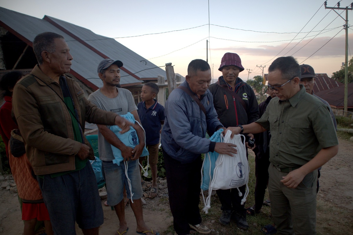 Bantuan Presiden Tiba di Pelosok NTT, BNPB Taklukkan Medan Sulit Pasca-Gempa