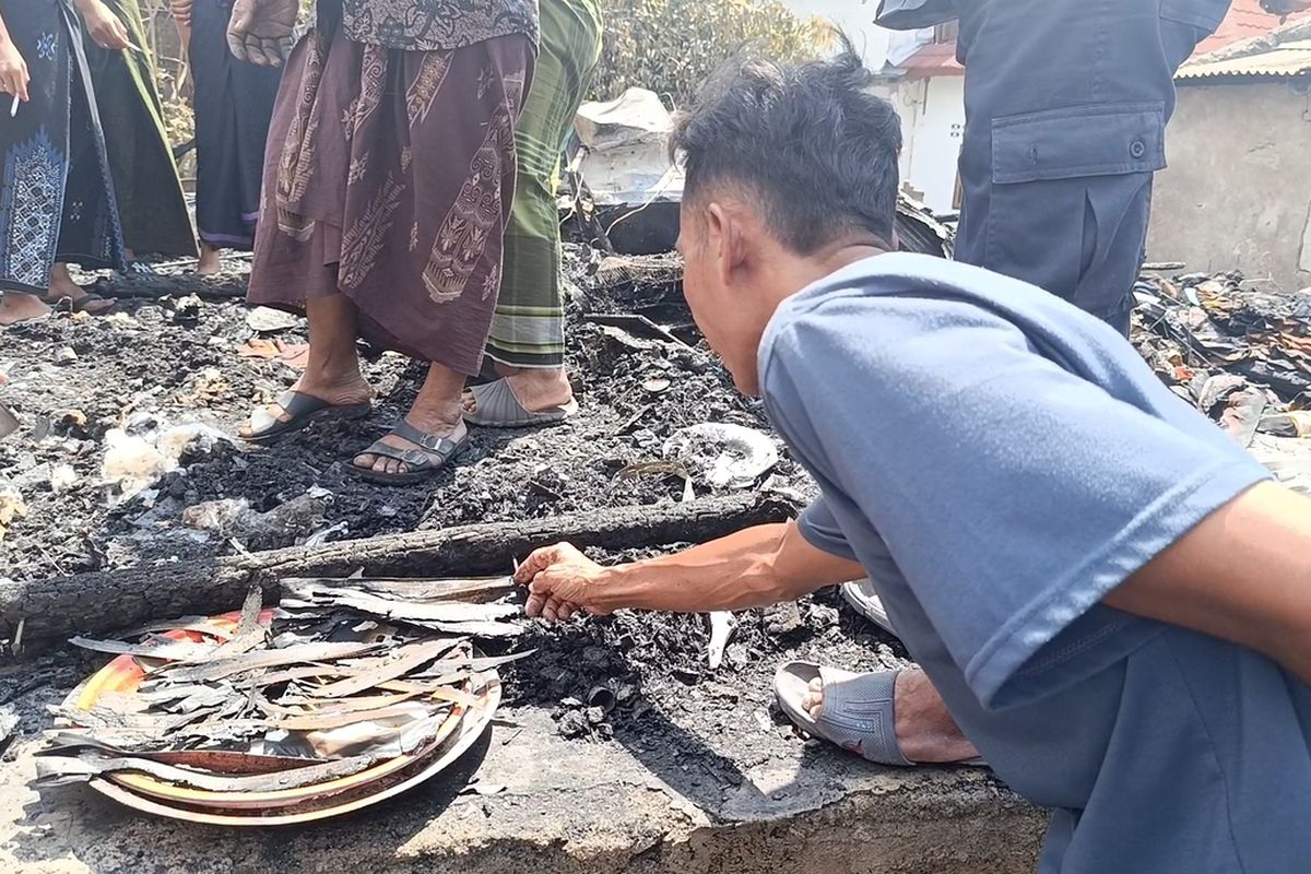 Nestapa di Desa Adat Sade: Naskah Kuno Ditemukan Hangus di Balik Puing Kebakaran