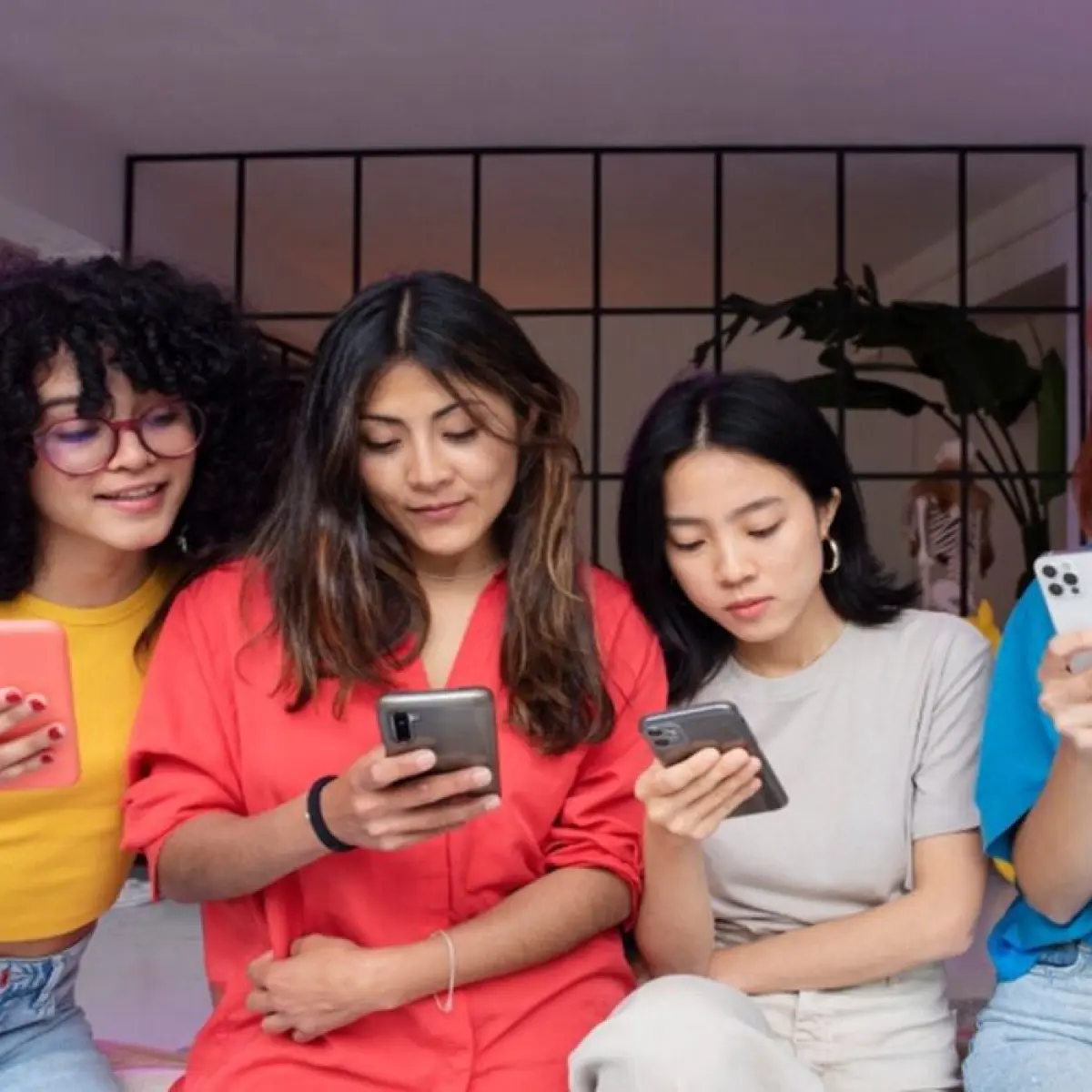 Gen Z Rentan Terhadap Serangan Siber: Mengapa Keahlian Digital Saja Tidak Cukup?