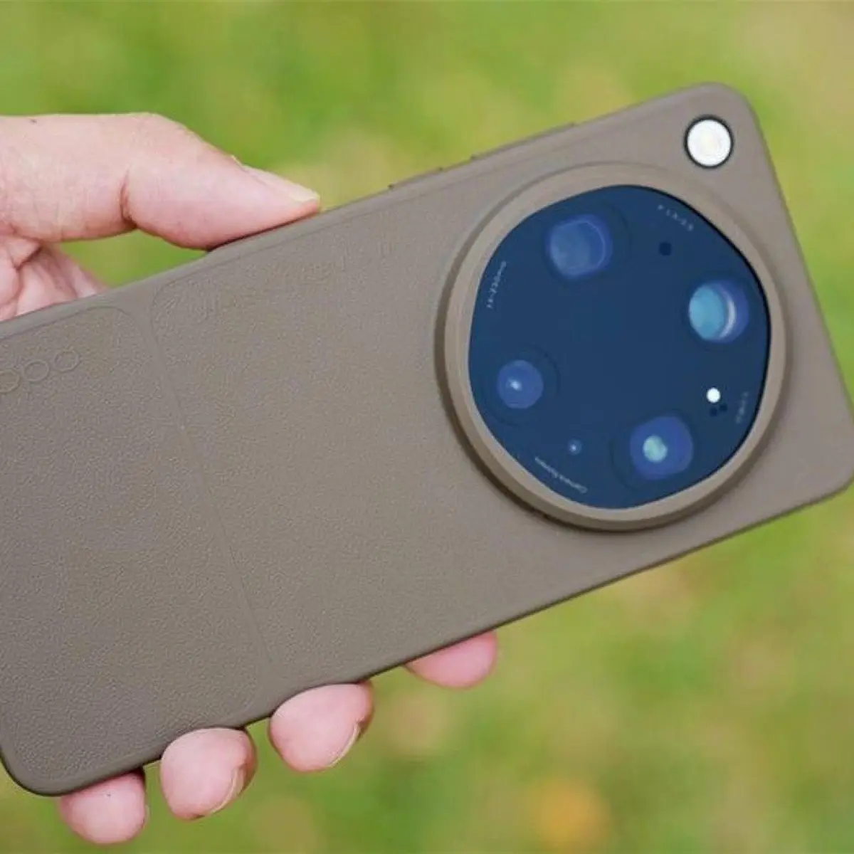 Mengintip Kecanggihan Kamera Periskop Oppo Find X10 Ultra: Zoom 10x dan Sensor Resolusi Tinggi